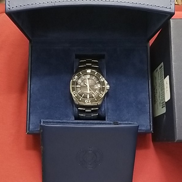 Citizen Signature Collection - Picture 2 of 10